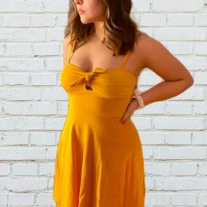 Cute Spring Dress with Cutout